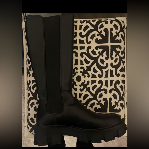 Steve Madden Boots - Picture 1 of 2